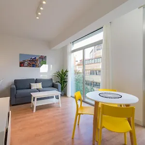 Loft - Side Sea Views - Aircon & Wifi Apartment