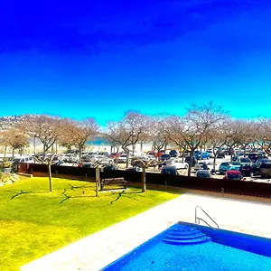 Beautiful 75m2 With View At The Beach, Pool, Parking Apartment Roses